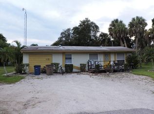 240 Palmacea Rd, Fort Myers, FL 33905