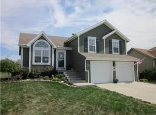 11425 N Laurel Ave, Kansas City, MO 64157