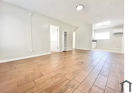 850 W 95th St #4 — Photo 3