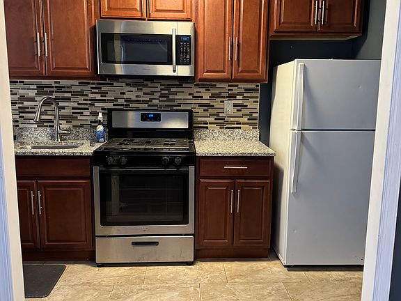 4th image of 4030 Hartel Ave Floor 2