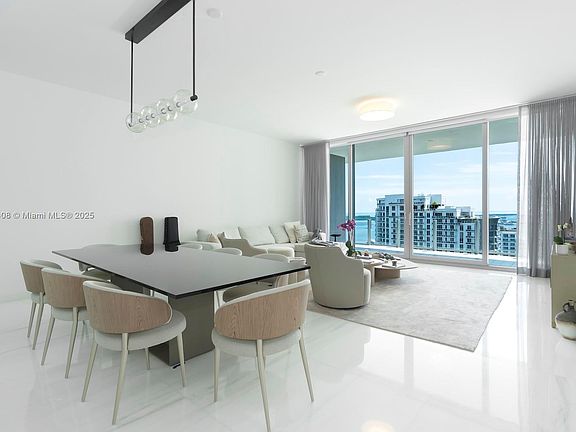 4th image of 300 Biscayne Boulevard Way #3503