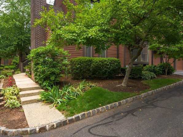 12 Valley View Dr