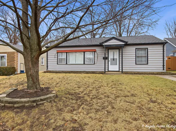 127 S Hawthorne Blvd, Mundelein, IL 60060