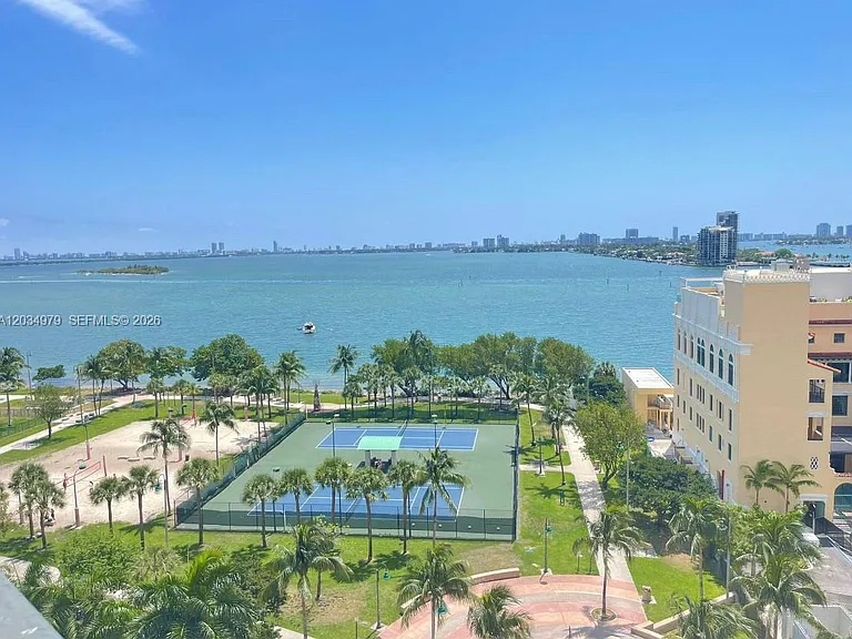 1750 N Bayshore Dr #3010 — Photo 5