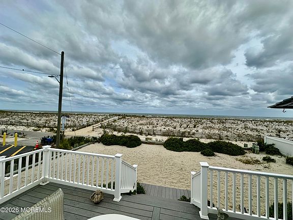 3rd image of 2300 Oceanfront