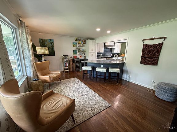 3rd image of 10295 Southwind Dr