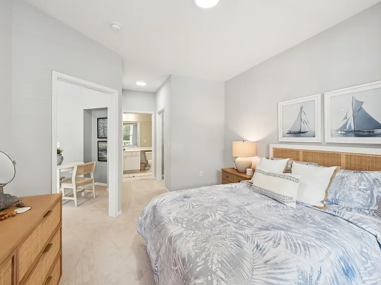 Stone Point Apartments — Photo 13