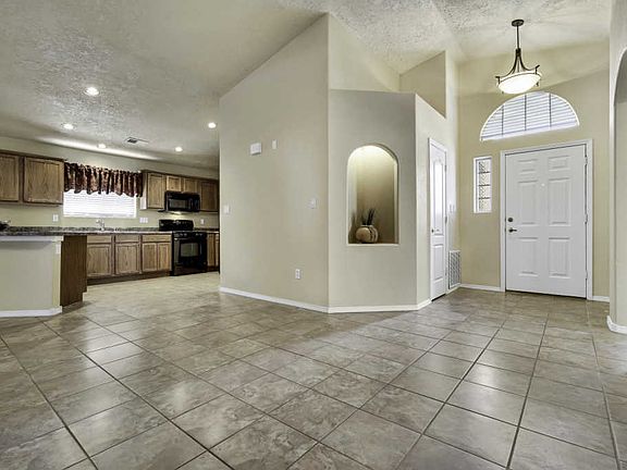 5th image of 2526 Candlewood Cir
