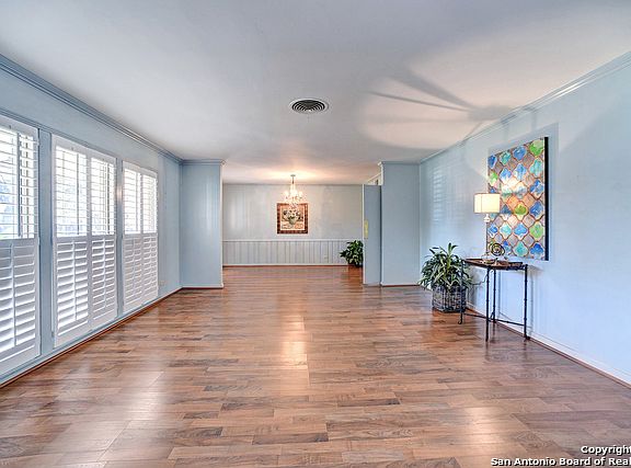 2nd image of 503 Country Ln