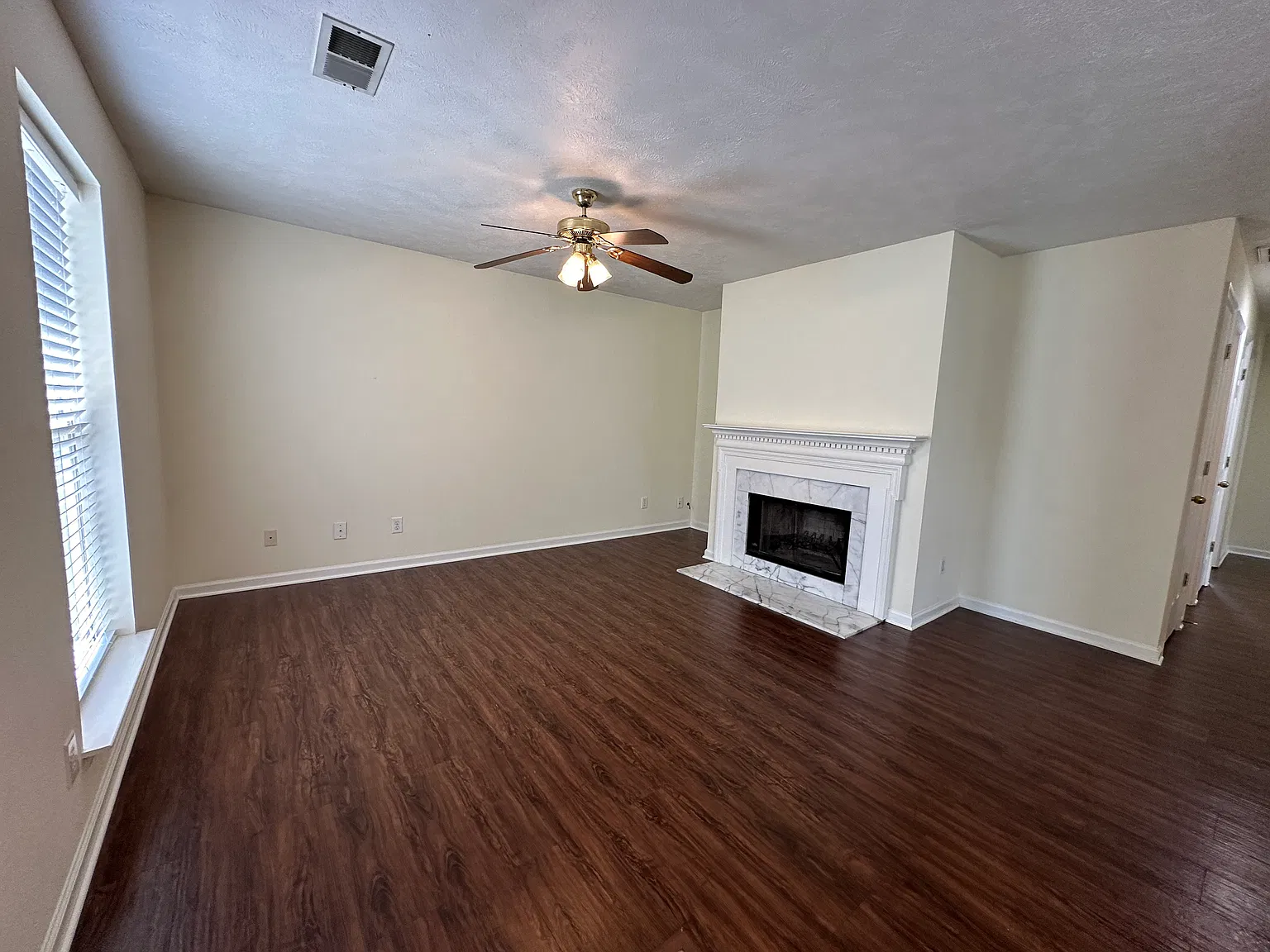 465 Cedar Park Cir — Photo 2