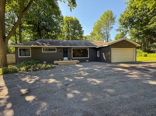 90 Algonquin Park Rd, Plattsburgh, NY 12901