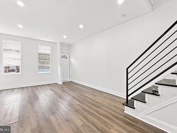 3rd image of 3059 Martha St