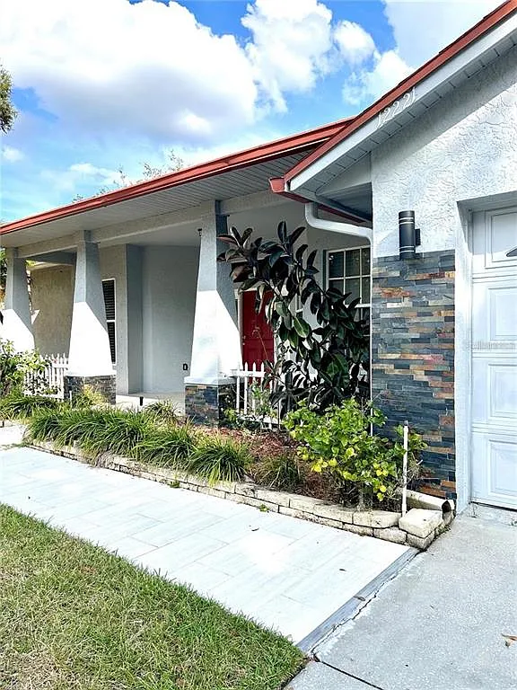 4 bed, 3.0 bath, 2501 sqft, $3,600 — Photo 2