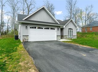 1030 Woodland Ave, Corydon, IN 47112