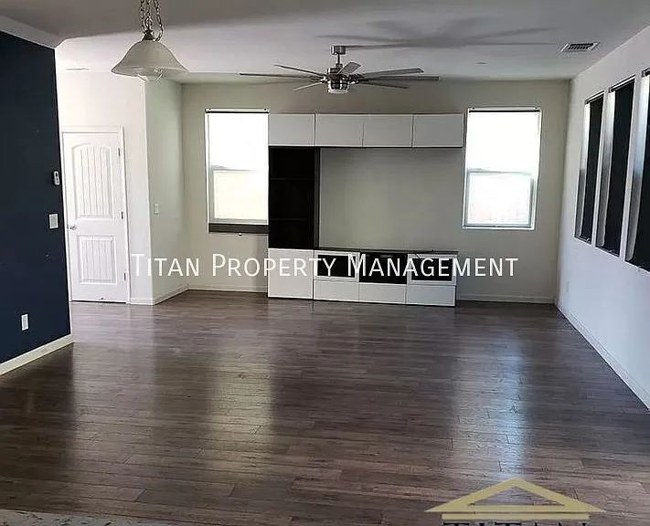 3105 Mabry Dr — Photo 2