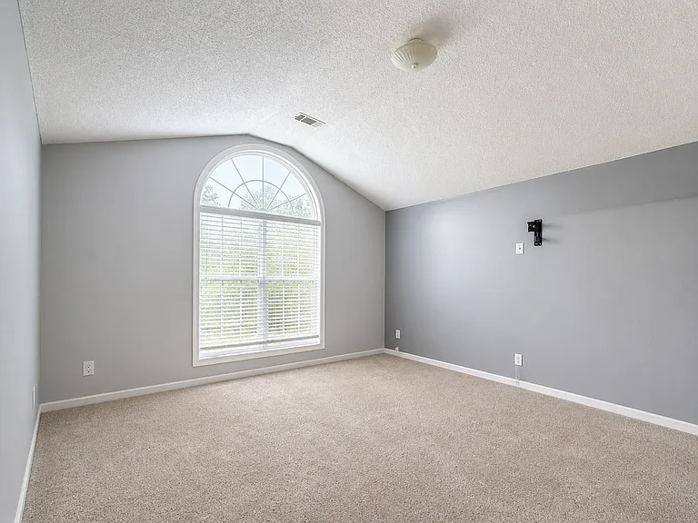 5013 Kens Ct — Photo 3