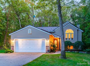 12896 Vergennes St SE, Lowell, MI 49331