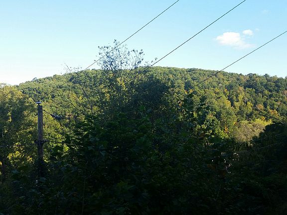 3rd image of 1400 Highland Dr