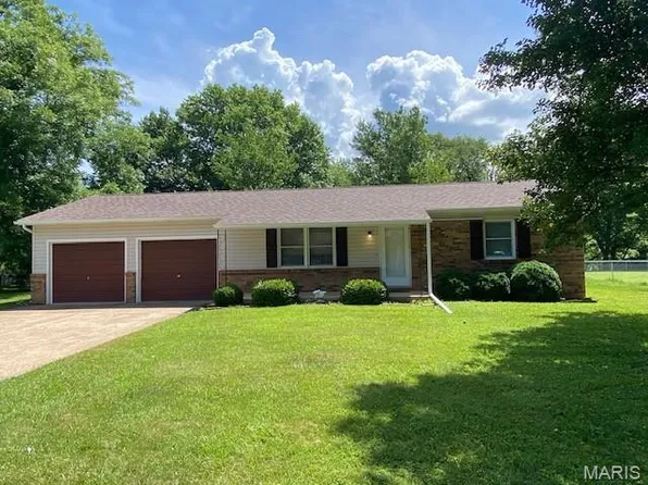 304 Hillcrest Dr, Sainte Genevieve, MO 63670
