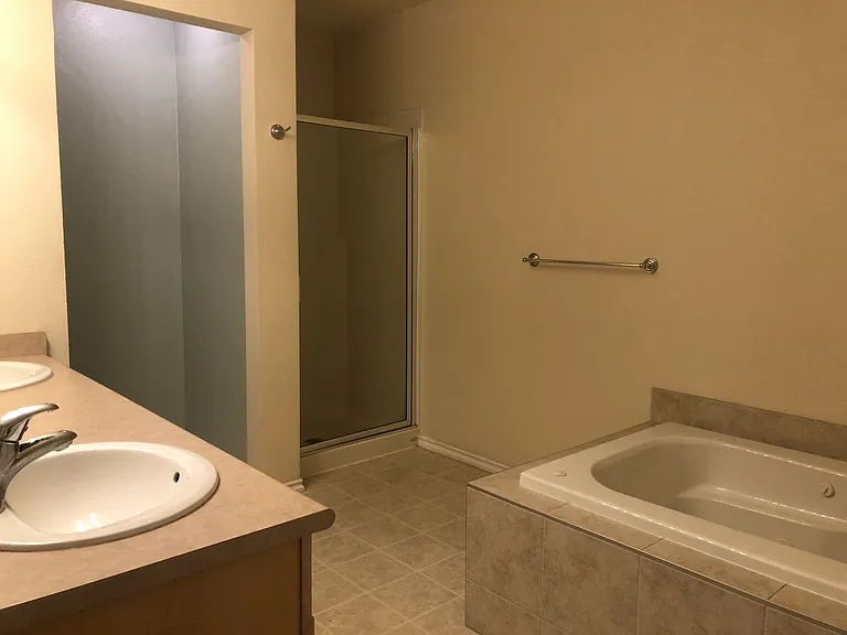 338 E Bellis Fair Pkwy #201 — Photo 10
