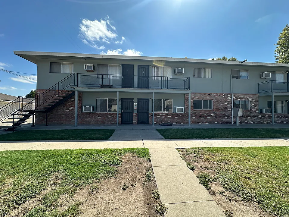 228 S Walnut St #2