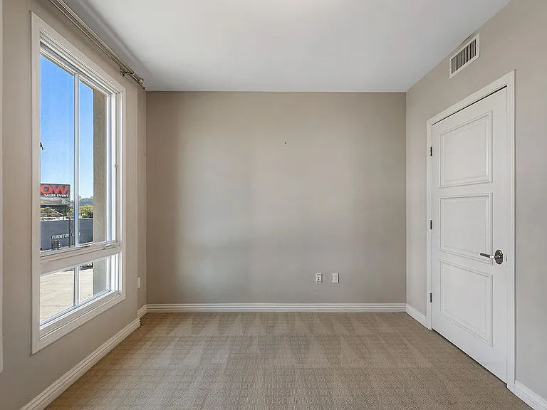 358 Caruso Ave — Photo 17