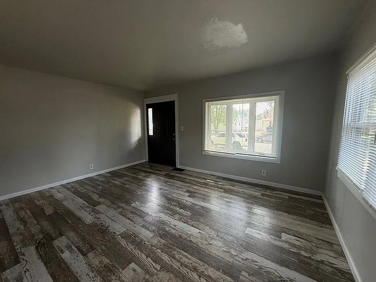 2237 Saint Paul St — Photo 5