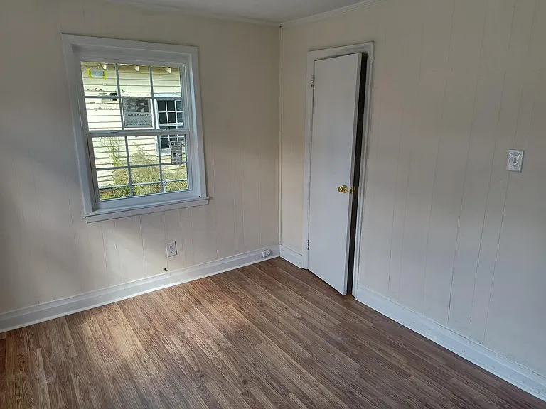 1147 Roselle St — Photo 7