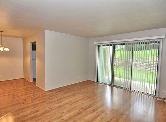 3rd image of 50 Regent Cir #D1