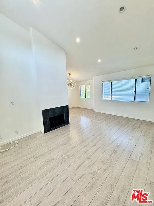 1 bed, 1.0 bath, 650 sqft, $2,795 — Photo 2