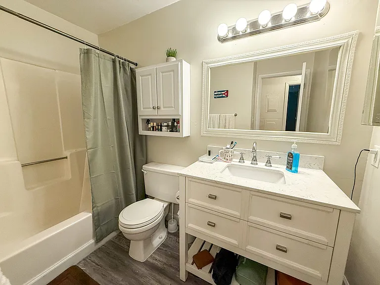 1015 SW 9th St #D22 — Photo 11