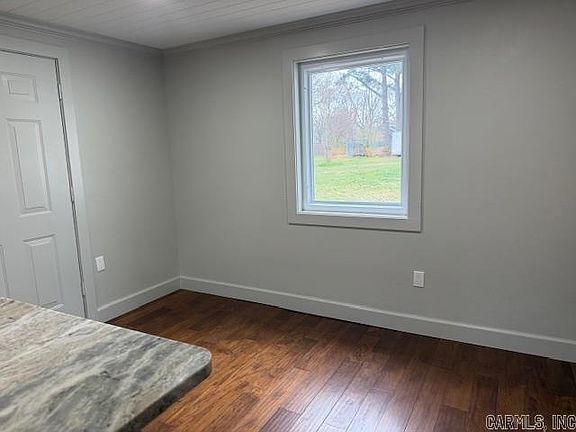 4th image of 12 Green Meadow Dr