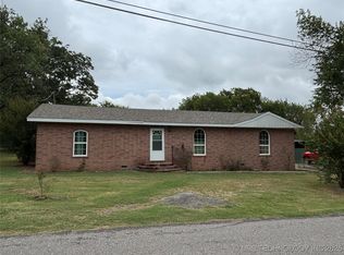 108 W Bryan Ave, Calera, OK 74730