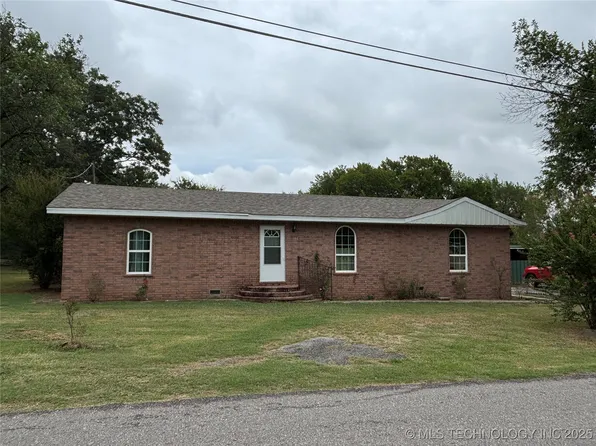 108 W Bryan Ave, Calera, OK 74730