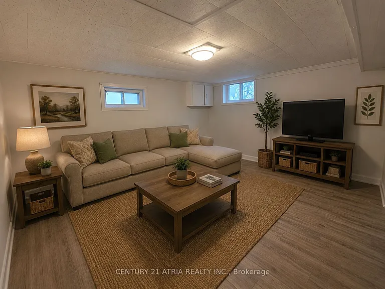 21 Meadowview Ave #LOWER — Photo 6