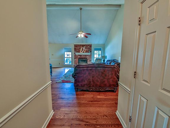 3rd image of 213 Northwind Dr
