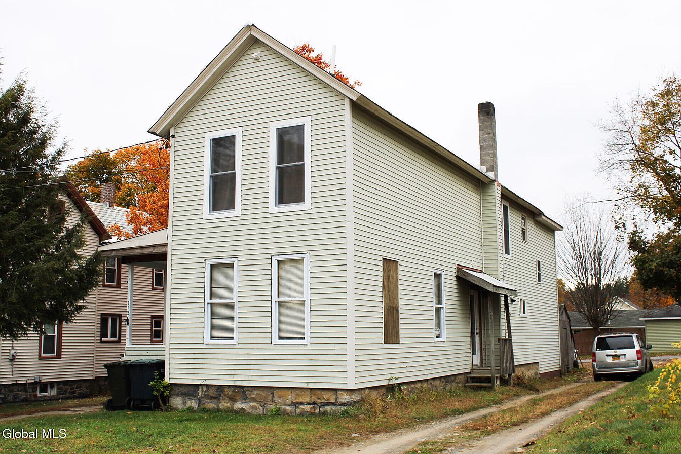1st image of 112 Oak Street