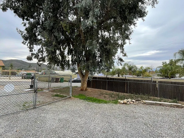25792 Melba Ave — Photo 12