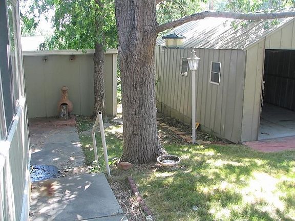 3rd image of 1835 Mariposa Blvd