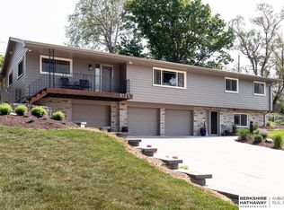 8121 N 38th St, Omaha, NE 68112