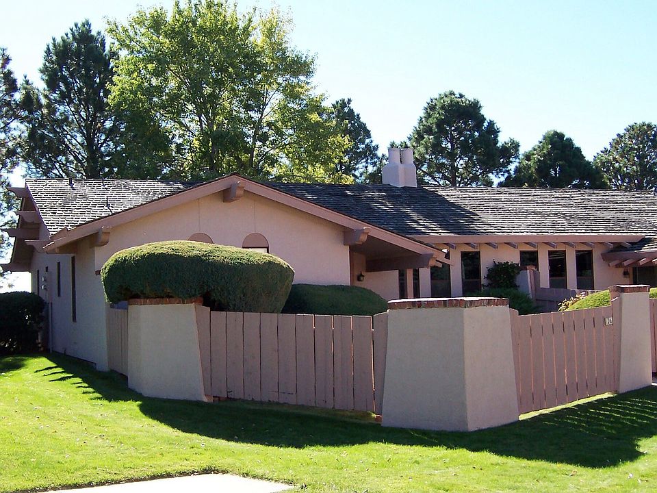 End unit with no common bedroom walls.