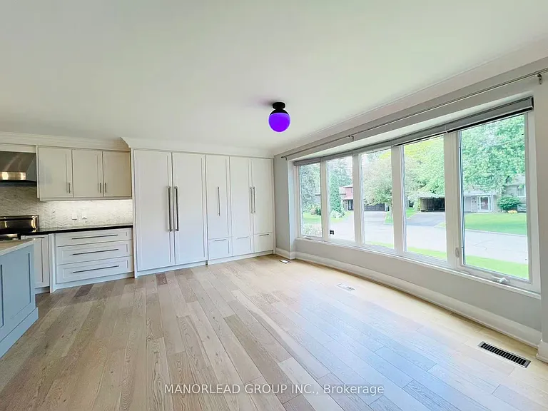 10 Greenyards Dr — Photo 7