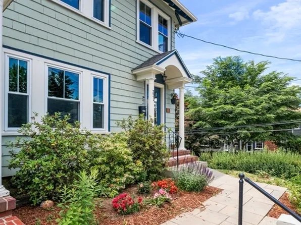 322 Lagrange St #1, West Roxbury, MA 02132