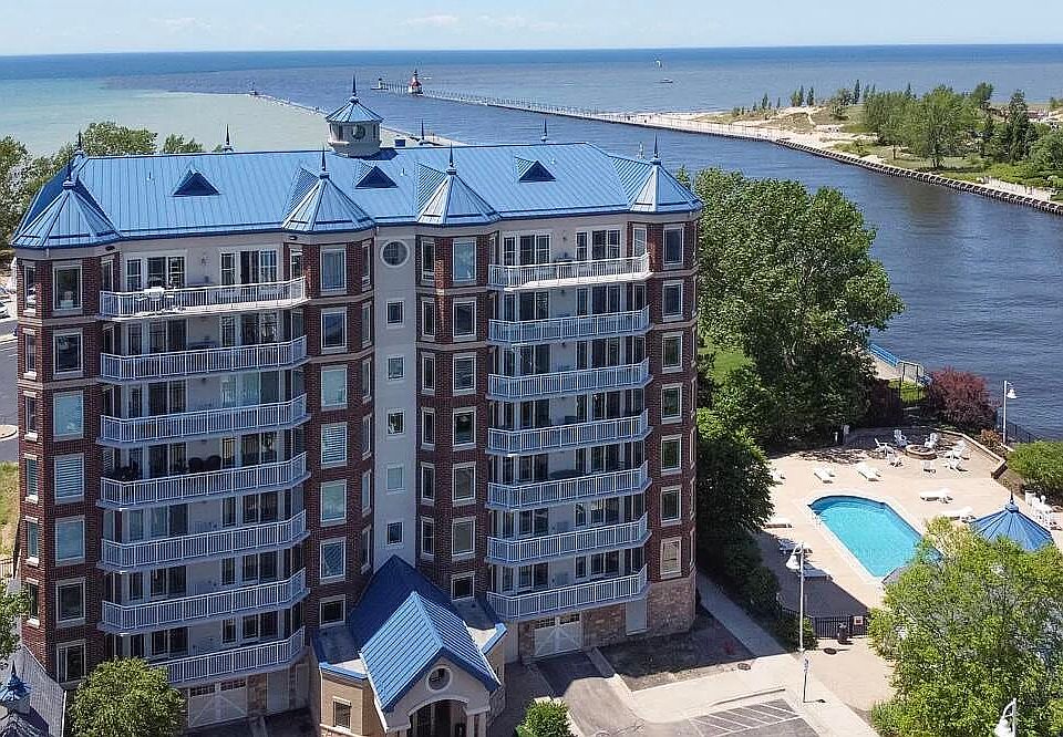 1st image of 200 Lake St Unit 4C