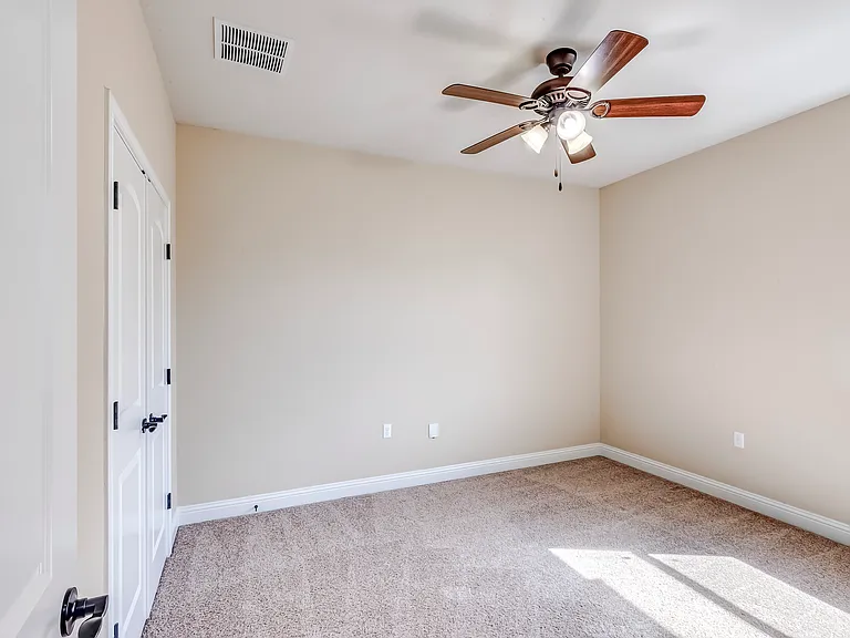 16009 Jeffs Ln — Photo 29