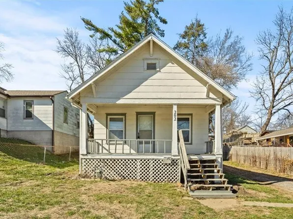 202 N Arlington Ave, Independence, MO 64053