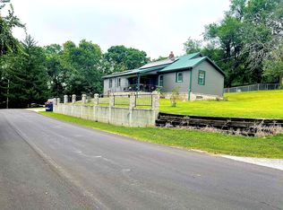 604 S 1st St, Ozark, MO 65721