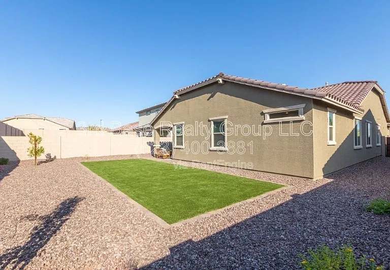 21242 W Wilshire Dr — Photo 1