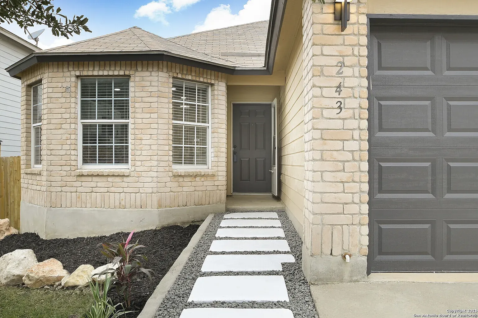 4 bed, 1700 sqft, $2,000 — Photo 4
