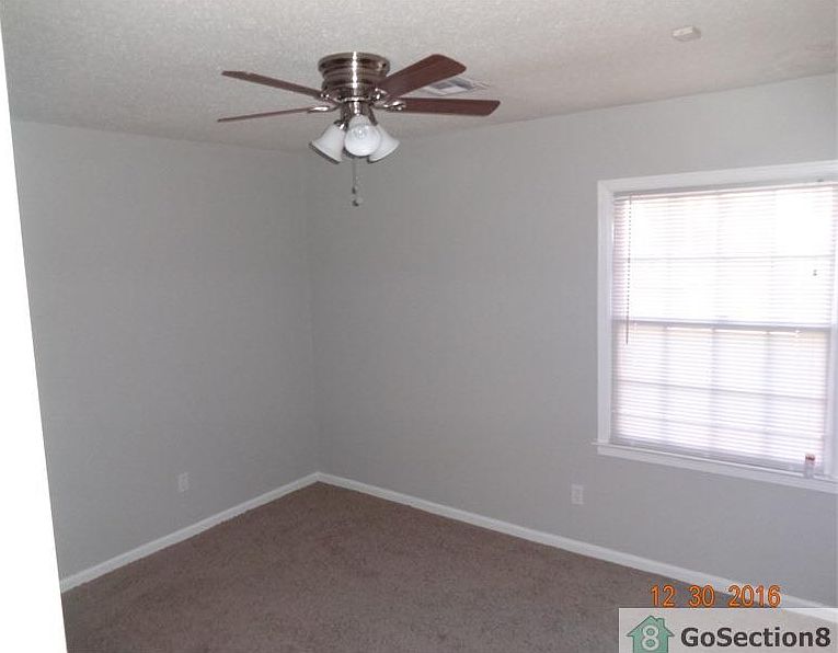 2nd image of 4825 Delray Rd